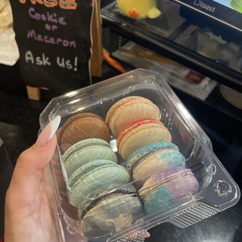 Guiltea Cravings - 8 macarons box - Coffee & Tea Near Me - San Diego, California