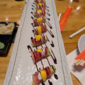 Inari Sushi Fusion - Lobster tuna guacamole - Sushi Bars Near Me - Miami, Florida Inari Sushi Fusion - Lobster tuna guacamole - Sushi Bars Near Me - Miami, Florida