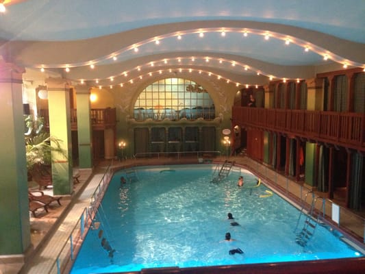 Centralbadet by null