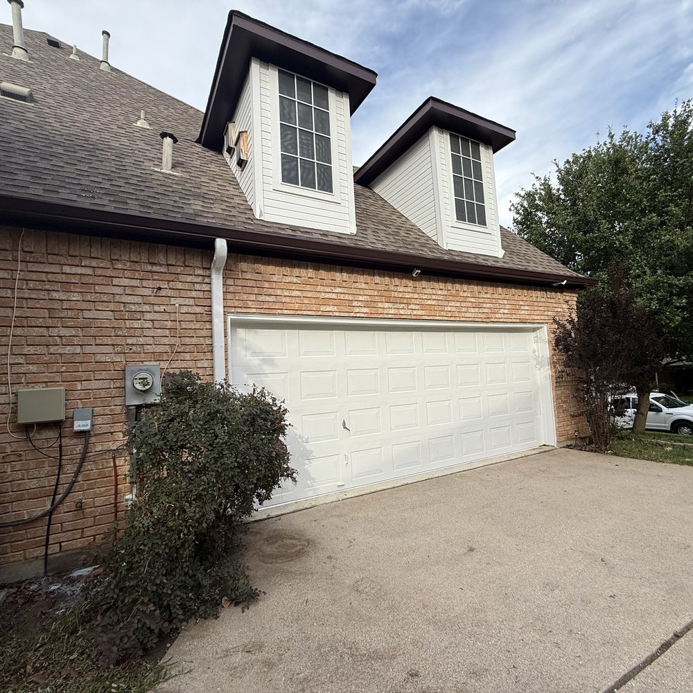 Vivax Pros - Garage view, west facing elevation. - Painters Near Me - Carrollton, Texas Vivax Pros - Garage view, west facing elevation. - Painters Near Me - Carrollton, Texas