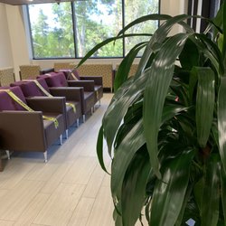 UCLA Health Santa Clarita Imaging & Interventional Center - Lobby / waiting area