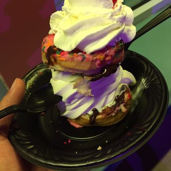 Lard Lad Donuts - Donut Sandae - Donuts Near Me - Orlando, Florida
