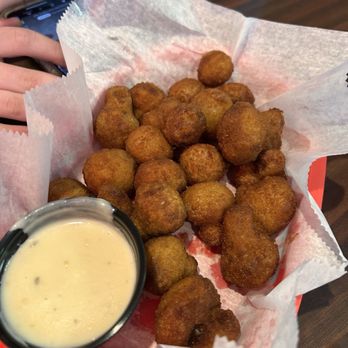 LPL's Restaurant & Pub - Button Mushrooms - American Near Me - Council Bluffs, Iowa