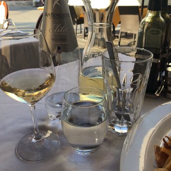 Ai Sportivi - 1 liter of house white wine for 10 euros and it's delicious - Pizza Near Me - Venezia, VE