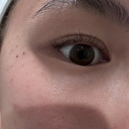 Can see layer of bent lashes Can see layer of bent lashes