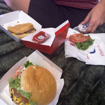 Steak ’n Shake - Burgers Near Me - Cincinnati, Ohio Steak ’n Shake - Burgers Near Me - Cincinnati, Ohio