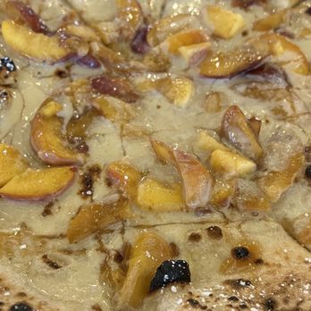 Cane Rosso - Dessert pizza with vanilla mascarpone and peaches - Wine Bars Near Me - Carrollton, Texas Cane Rosso - Dessert pizza with vanilla mascarpone and peaches - Wine Bars Near Me - Carrollton, Texas
