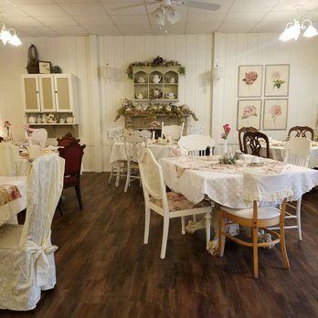 Southern Charm - Tea room - Women's Clothing Near Me - Bell Buckle, Tennessee