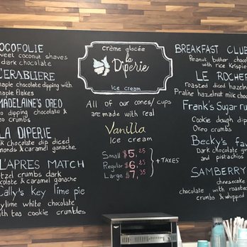 La Diperie - a menu on a blackboard - Ice Cream & Frozen Yogurt Near Me - Oakville, Ontario