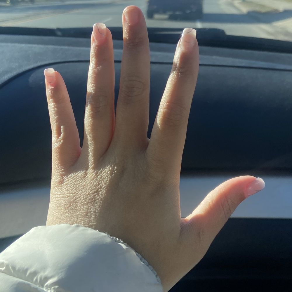 What my daughter got... a few days in the nails just fell off. What my daughter got... a few days in the nails just fell off.