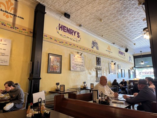 Henry's Louisiana Grill by null