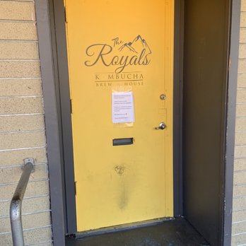 Royals Kombucha Brew House - a yellow door - Breweries Near Me - Chilliwack, British Columbia