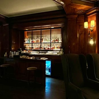 STELLA - Bar - New American Near Me - Seattle, Washington