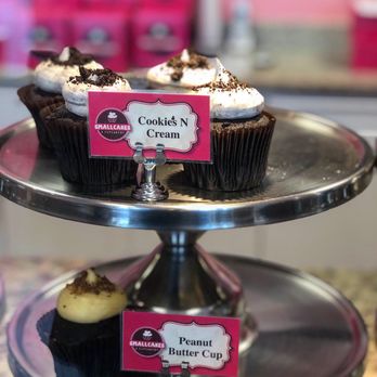 SmallCakes Cupcakery - Cookies N Cream and Peanut Butter Cup - Cupcakes Near Me - Jupiter, Florida