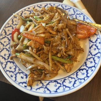 Arun Thai Kitchen - Pad Kee Mao - Thai Near Me - Sugar Land, Texas Arun Thai Kitchen - Pad Kee Mao - Thai Near Me - Sugar Land, Texas