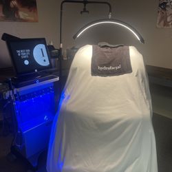 Blissful Zen Day Spa - Enjoy Your Hydrafacial in our massage chair