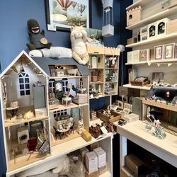 The Paper Mouse - Doll house
