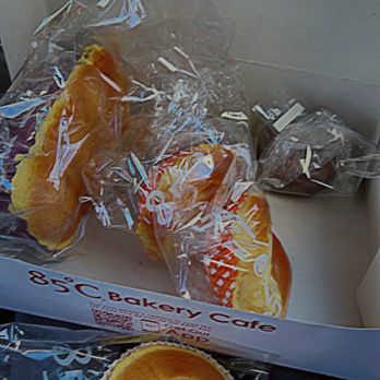 85°C Bakery Cafe-Irvine - Couple variety of pastries - Coffee & Tea Near Me - Irvine, California