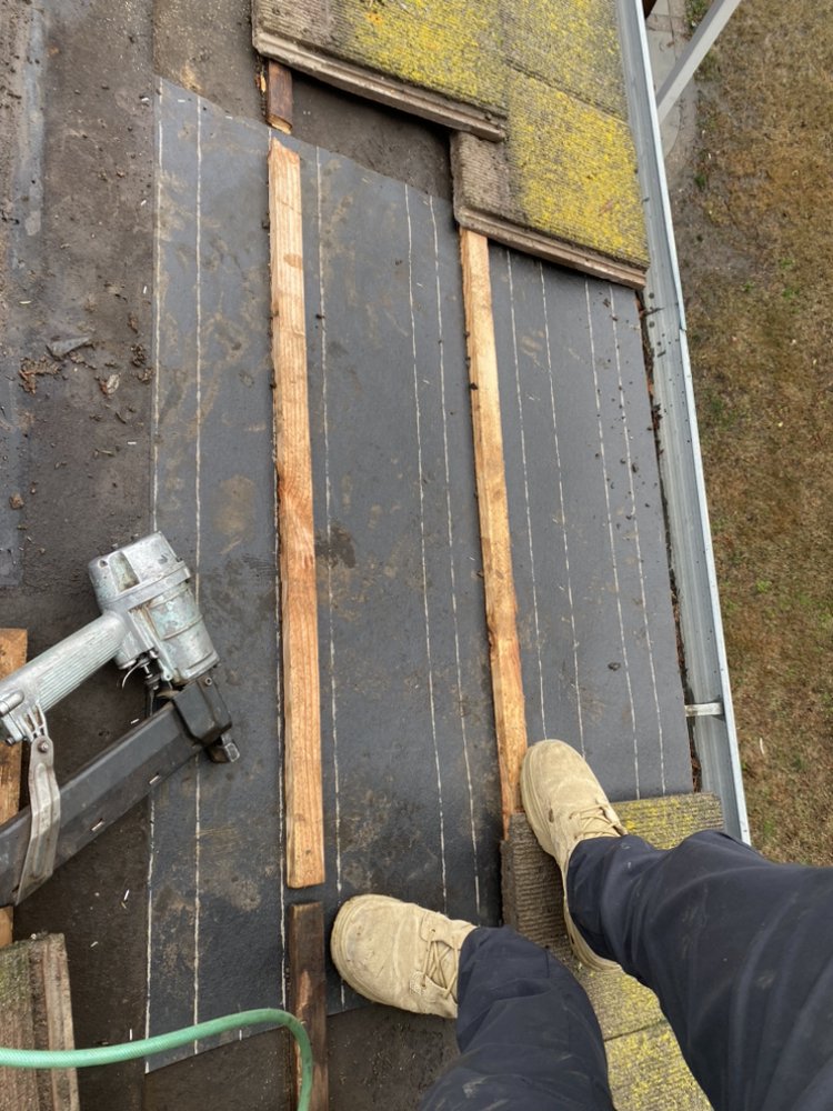 Slide of Octavio Sajuan Roofing