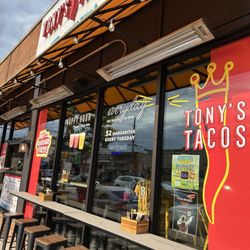 Tony's Tacos - Outdoor seating