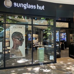 Exterior photo of Sunglass Hut - Honolulu, Hawaii Exterior photo of Sunglass Hut - Honolulu, Hawaii
