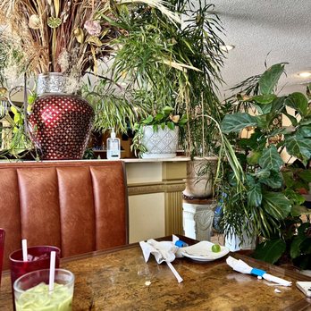 Thai Lanna - Beautiful "plantage" inside - Thai Near Me - Mount Pleasant, Texas Thai Lanna - Beautiful "plantage" inside - Thai Near Me - Mount Pleasant, Texas