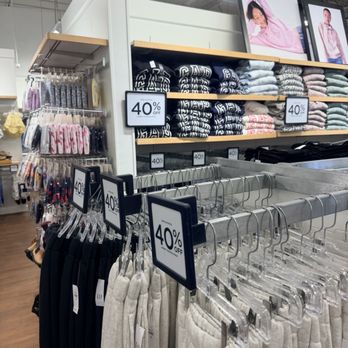 Gap Factory - Men's Clothing Near Me - Simpsonville, Kentucky Gap Factory - Men's Clothing Near Me - Simpsonville, Kentucky