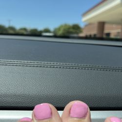 Magnolia Nail Lounge - Horrible job.