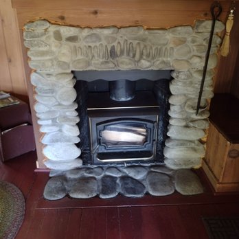 Lochaerie Resort - Romantic fireplace - Hotels Near Me - Amanda Park, Washington Lochaerie Resort - Romantic fireplace - Hotels Near Me - Amanda Park, Washington
