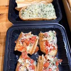 Mama’s Famous Pizza and Grill - Brushetta and garlic bread
