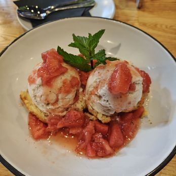 Batch Local Kitchen: Fort Lauderdale - Chef's mood dessert - American Near Me - Fort Lauderdale, Florida Batch Local Kitchen: Fort Lauderdale - Chef's mood dessert - American Near Me - Fort Lauderdale, Florida