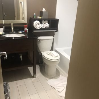 Holiday Inn Express Washington DC SW - Springfield - Bathroom a lil on tiny side; great water pressure - Hotels Near Me - Springfield, Virginia Holiday Inn Express Washington DC SW - Springfield - Bathroom a lil on tiny side; great water pressure - Hotels Near Me - Springfield, Virginia