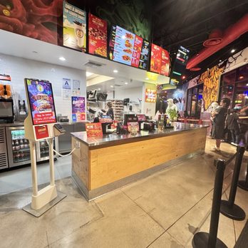 Dave's Hot Chicken - Front order area - Chicken Shop Near Me - Chino Hills, California