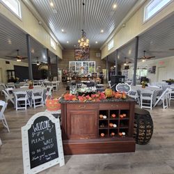 Nutwood Winery Tasting Room & Vineyard Cafe