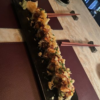 Maple & Ash - Best sushi roll - Steakhouses Near Me - Chicago, Illinois Maple & Ash - Best sushi roll - Steakhouses Near Me - Chicago, Illinois