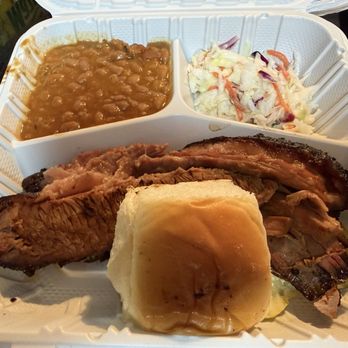 TEX 808 BBQ & Brews - Brisket plate with beans - Barbeque Near Me - Honolulu, Hawaii