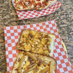 Camila's Pizzeria II
