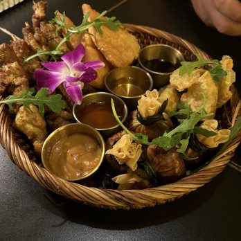 Siam Thai Eatery - Siam Platter - Thai Near Me - Chicago, Illinois Siam Thai Eatery - Siam Platter - Thai Near Me - Chicago, Illinois