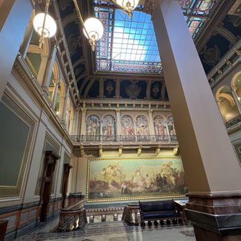 Iowa State Capitol - Landmarks & Historical Buildings Near Me - Des Moines, Iowa Iowa State Capitol - Landmarks & Historical Buildings Near Me - Des Moines, Iowa