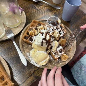Waffle and Berry - Waffles Near Me - Honolulu, Hawaii