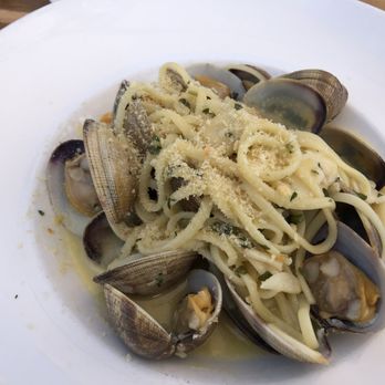 Sam's Anchor Cafe - LINGUINE & CLAMS [$26, 4.0 stars] - Seafood Near Me - Tiburon, California