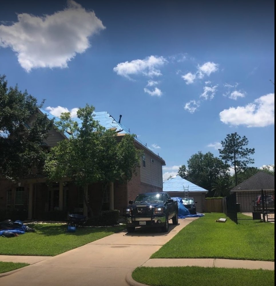 Slide of Supreme Roofing Solutions