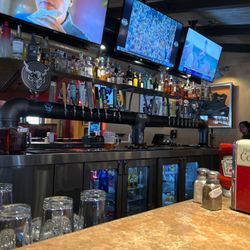 Farley's Food Fun & Pub - Bar