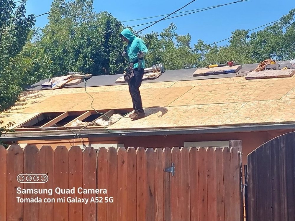 Slide of Golden State Roofing & Painting.