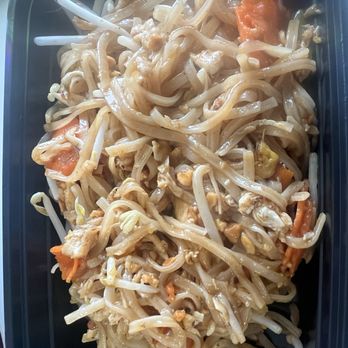 ASIANO Thai & Sushi Bar - Chicken Pad Thai - Take Out - Thai Near Me - Riverside, Illinois ASIANO Thai & Sushi Bar - Chicken Pad Thai - Take Out - Thai Near Me - Riverside, Illinois