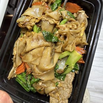 Amara Thai Cuisine - Pad see ew - Thai Near Me - Woodland, California