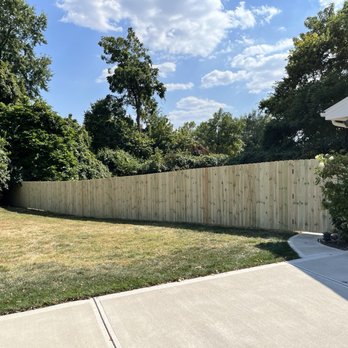SRB construction and landscaping - 6'x100' privacy fence - Landscaping Near Me - Middletown, Ohio SRB construction and landscaping - 6'x100' privacy fence - Landscaping Near Me - Middletown, Ohio