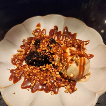 Wabi Nori - Mochownie - warm mochi brownie, miso caramel, grains granola, toasted rice ice cream - Sushi Bars Near Me - Flushing, New York Wabi Nori - Mochownie - warm mochi brownie, miso caramel, grains granola, toasted rice ice cream - Sushi Bars Near Me - Flushing, New York
