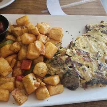 Granny Annie’s Bar And Kitchen - Omelet - Bars Near Me - New York, New York