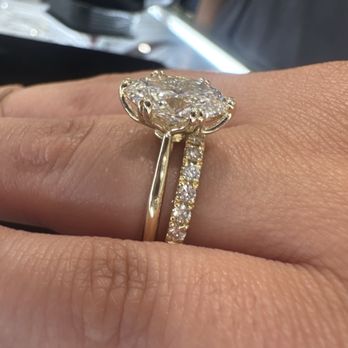 Jewels by Jane - Oval engagement ring and diamond wedding band - Jewelry Near Me - Los Angeles, California Jewels by Jane - Oval engagement ring and diamond wedding band - Jewelry Near Me - Los Angeles, California